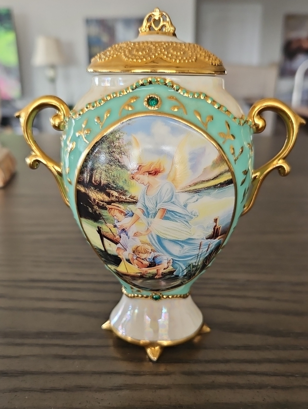 "Ardleigh Elliot" Guardian Angel " Light The Way" 22k Porcelain Music Box